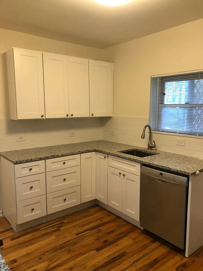 Building Photo - 4639 N Damen Ave #2
