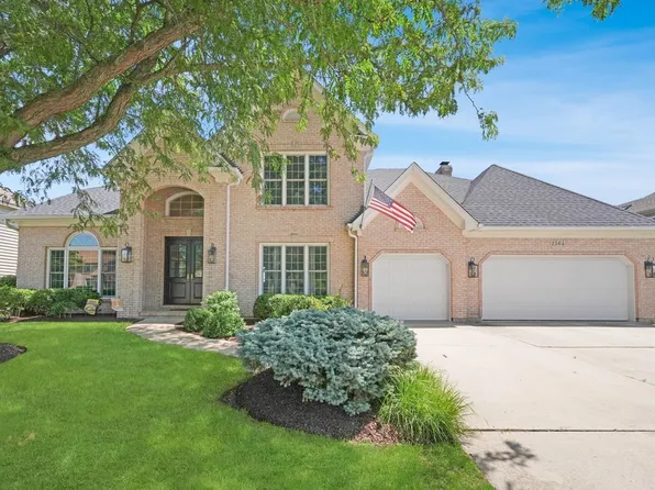 1564 White Eagle Dr, Naperville, IL 60564