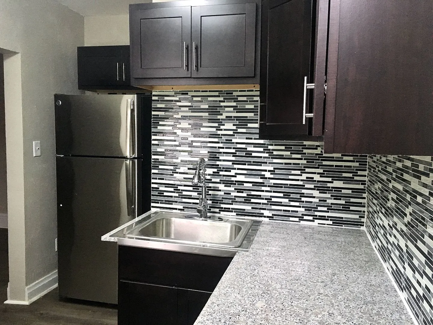 Amazing Apartment in Mt. Washington * Pet Friendly * Walk to Incline * Available Now * Spacious &... — Photo 3