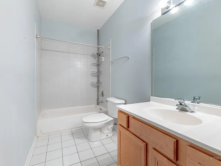 1344 W Grenshaw St #A — Photo 21