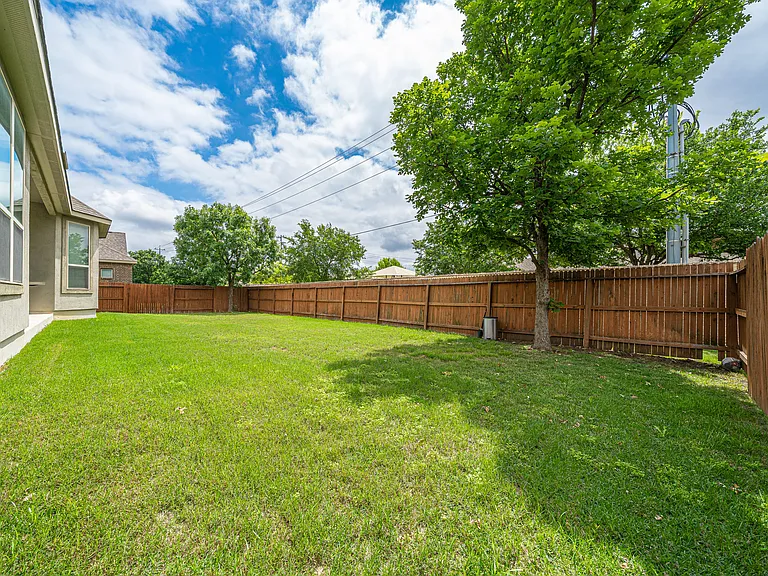 744 Mesa Verde — Photo 31