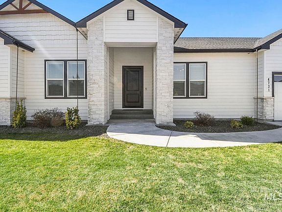 3rd image of 4731 S Abbot Way