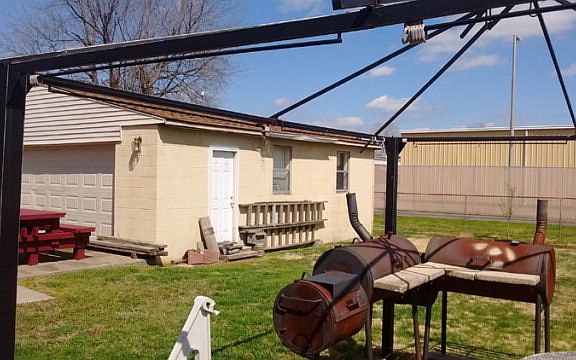 3rd image of 3843 Lovell Dr
