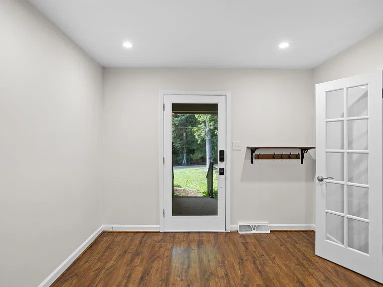 5024 Timbrook Ln — Photo 9