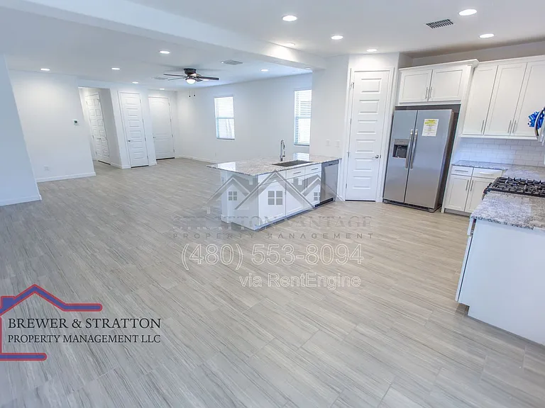 2226 E Kelly Dr — Photo 11