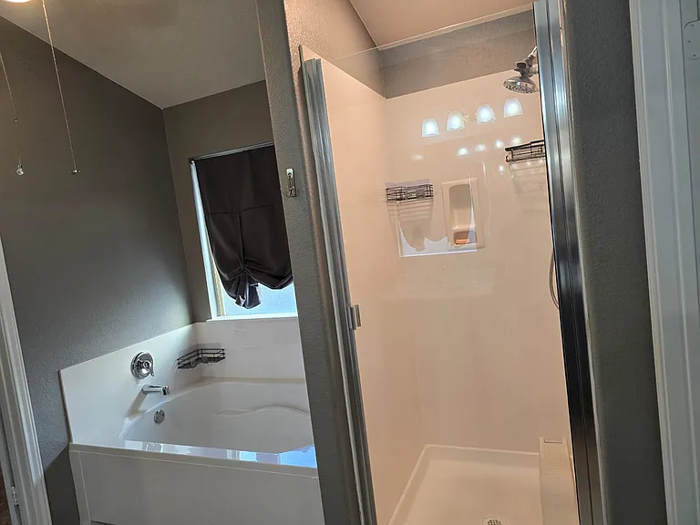5561 Othello Dr — Photo 36