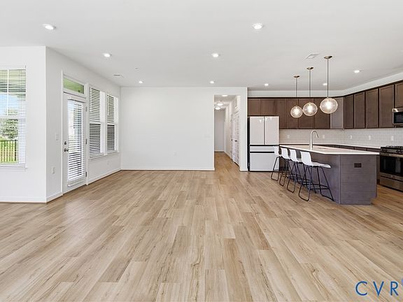 3rd image of 5300 Twisting Vine Ln #105