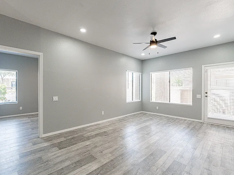 2035 S Elm St #109 — Photo 20