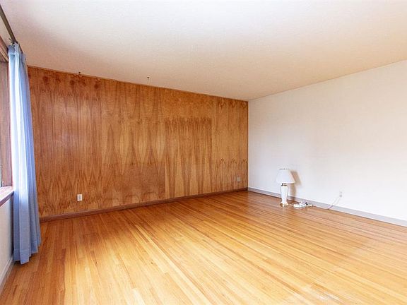4th image of 5539 N 38th St