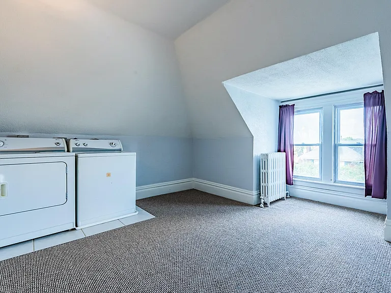 530 Foster St — Photo 12