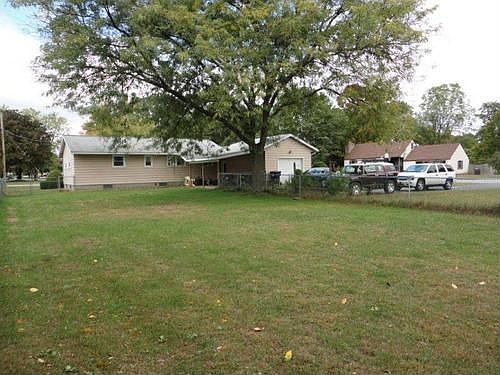 1st image of 2 Woodlawn Ave