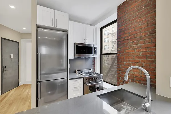 Rented by Cooper & Cooper Real Estate | media 11