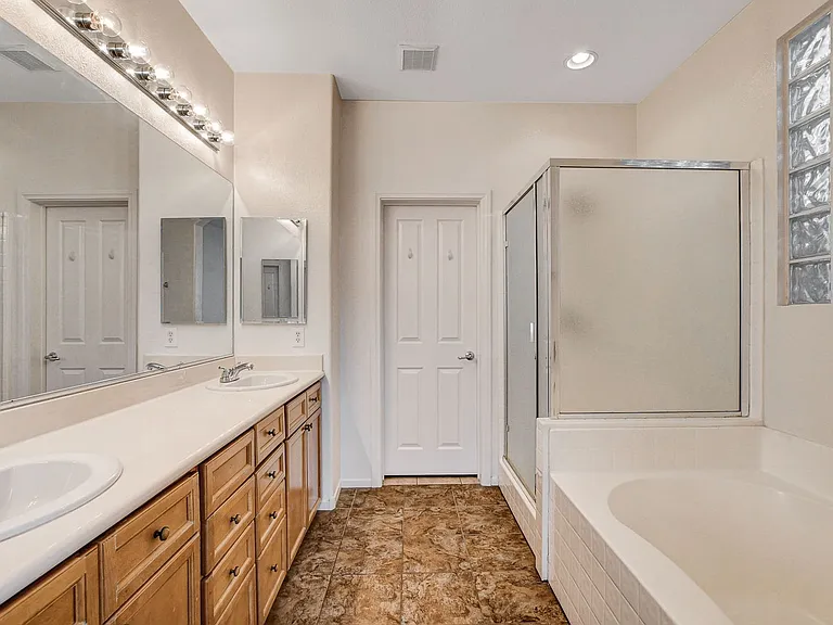 9215 Horseshoe Basin Ave — Photo 27