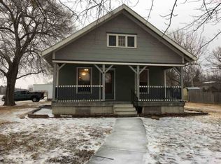 102 Poplar St, Halstead, KS 67056