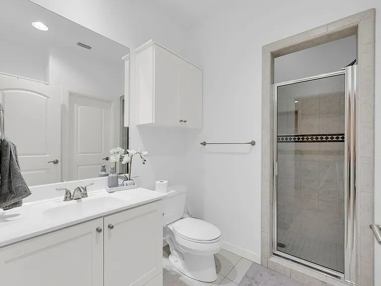612 E Thornhill Ave — Photo 7