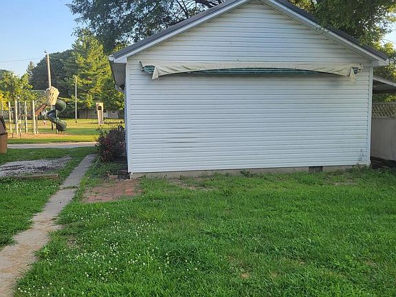 3rd image of 2805 S Marshall Ave