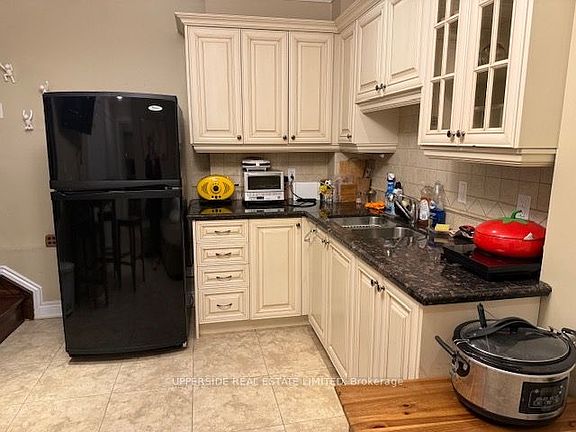 3rd image of 202B Finch Ave E