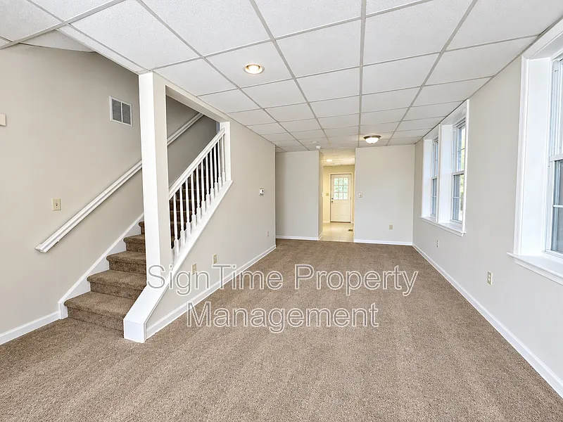 202 Fairground Ave