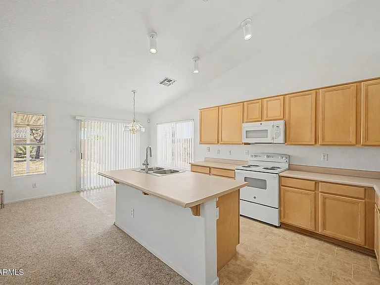 1407 W Bluefield Ave — Photo 4
