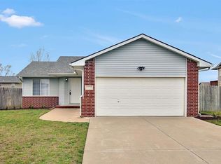 1733 S Prescott Cir, Wichita, KS 67209