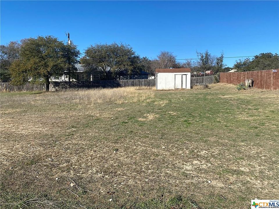2nd image of 2204 Fuller Ln