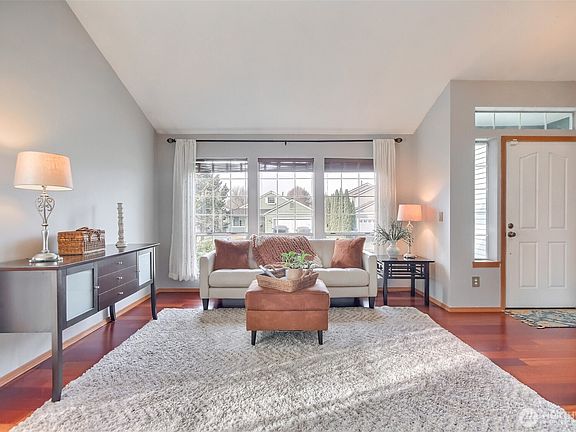 5th image of 6507 58th Drive NE