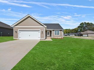 525 Pleasant Meadow Ln, Bowling Green, KY 42101