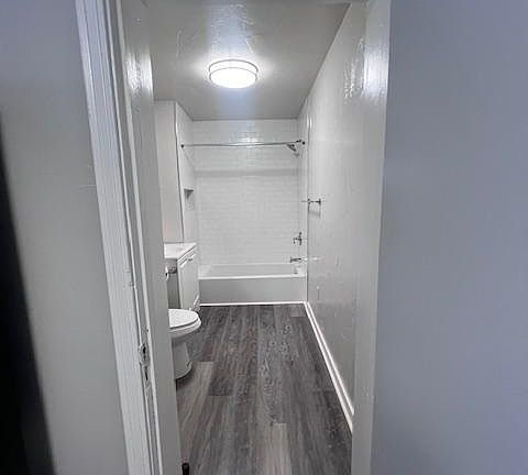 1st Floor full bathroom