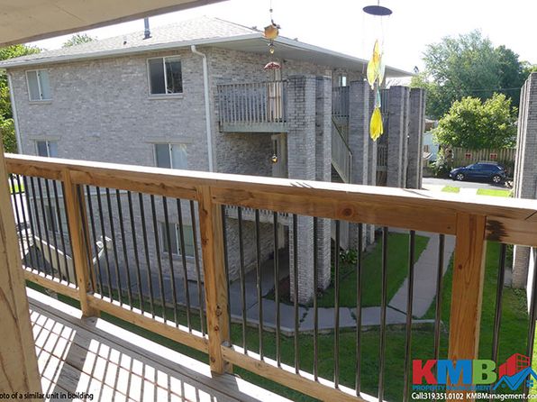 215 W Marengo Rd, Tiffin, IA