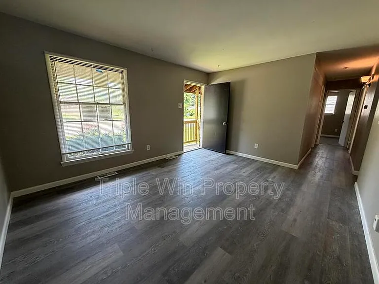 7250 Howdershell Rd — Photo 5