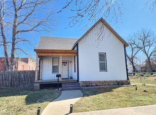 206 S 8th St, Independence, KS 67301