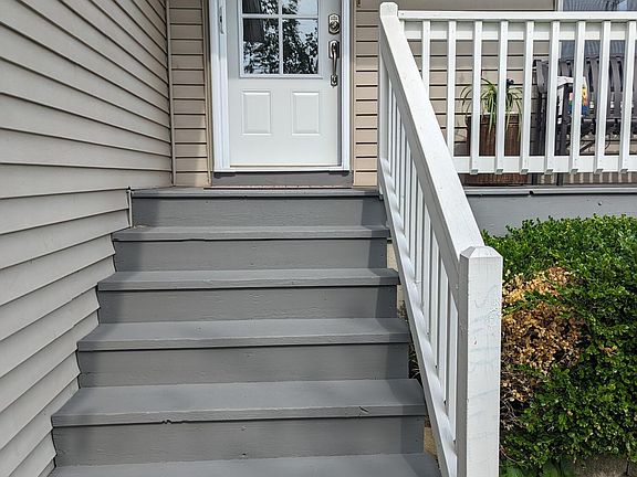5th image of 904 N Gaylord Ave