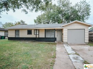 1505 Bowie Dr, Victoria, TX 77901