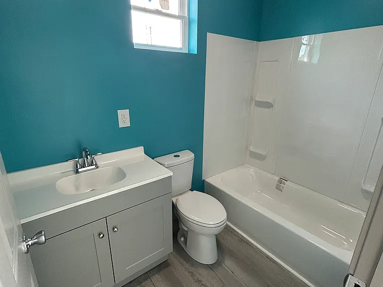 237 Iowa St — Photo 12