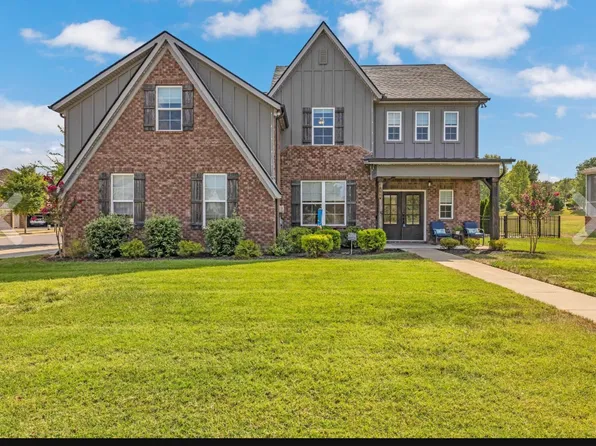 100 Carrick Ct, Nolensville, TN 37135