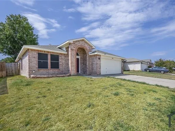 810 Engleside Dr, Arlington, TX 76018