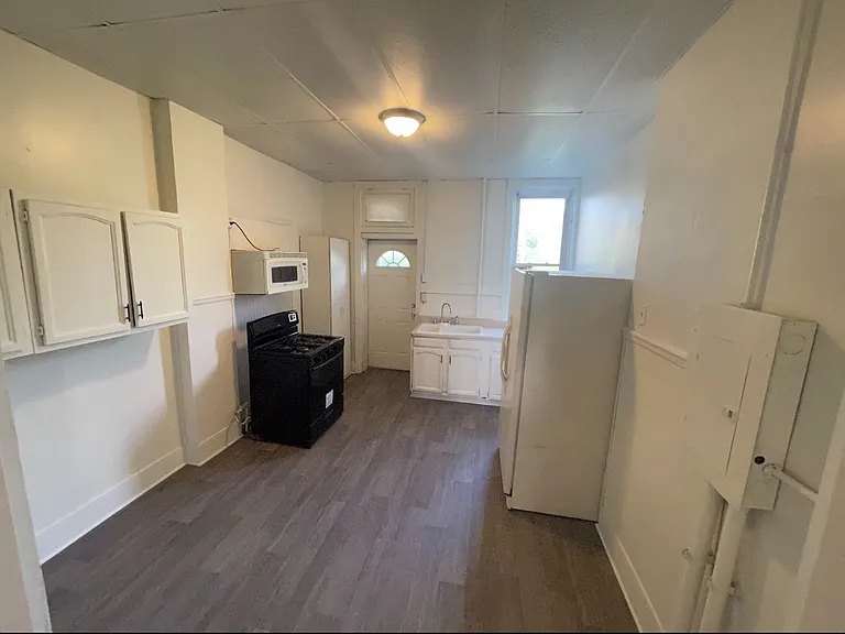 617 N 9th St #1 — Photo 3