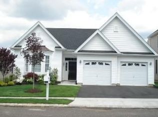 29 Kings Mill Rd, Monroe Township, NJ 08831