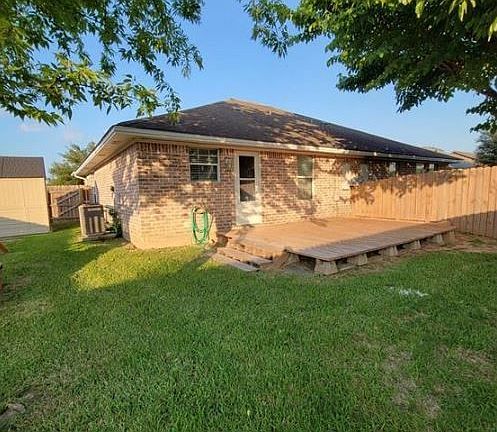 3rd image of 3600 Hollyhock St