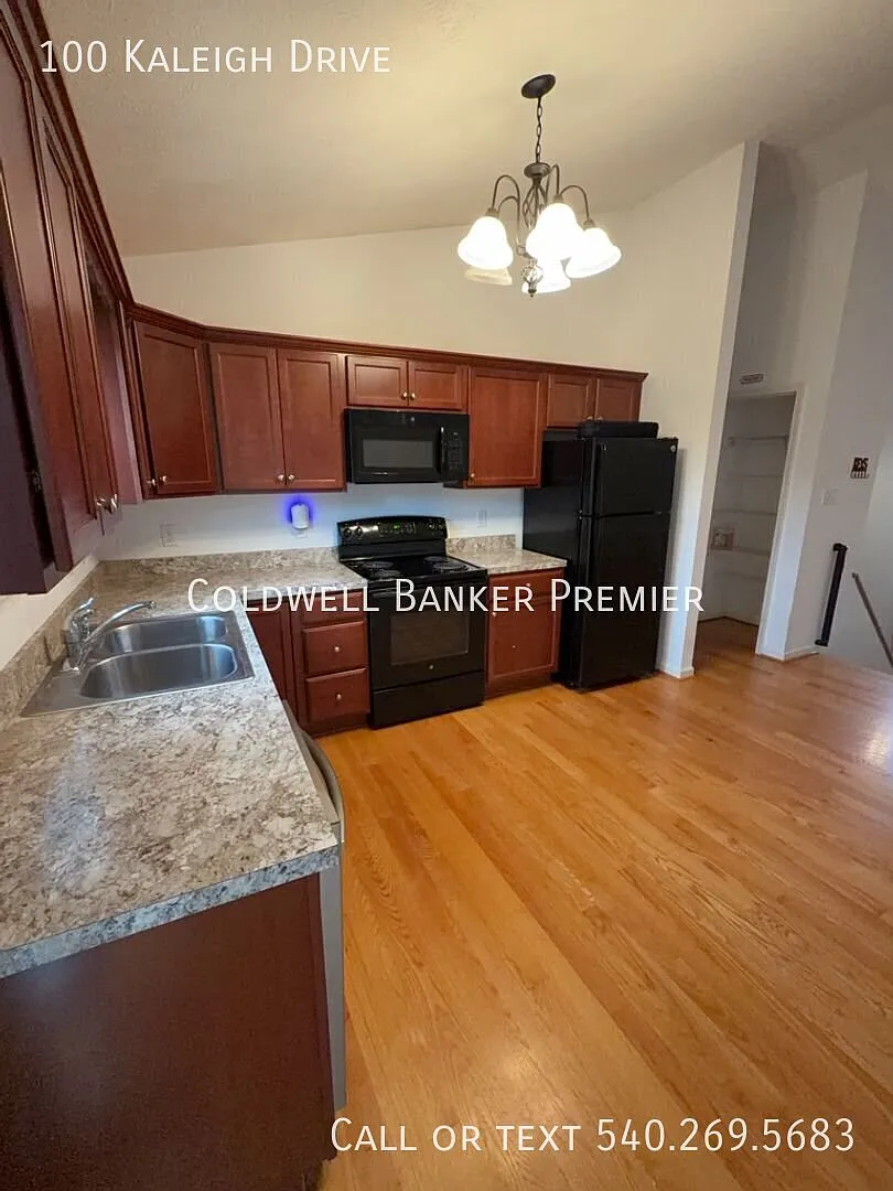 3 bed, 2.0 bath, $2,395 — Photo 3