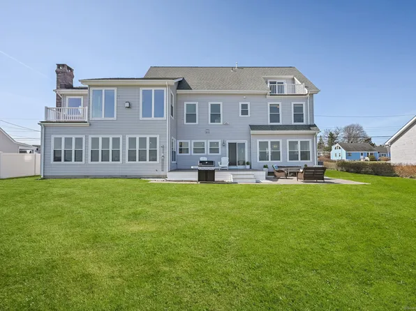 586 Riverdale Drive, Stratford, CT 06615