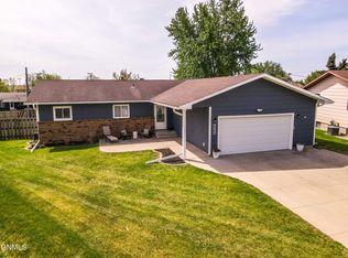 252 14th St NE, Valley City, ND 58072