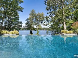 907 Scioto Dr, Franklin Lakes, NJ 07417