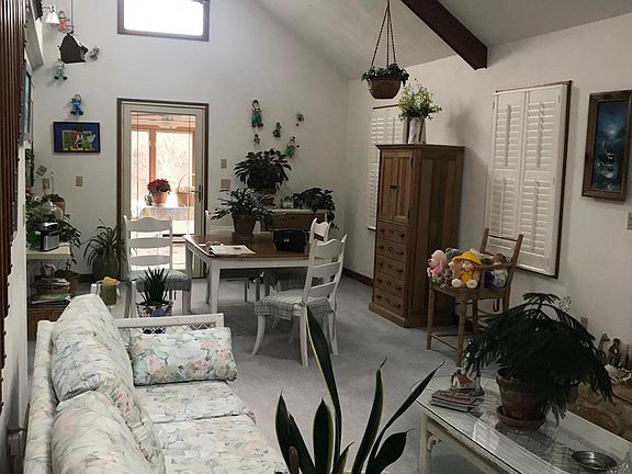 4th image of 360 Little Mountain Cir