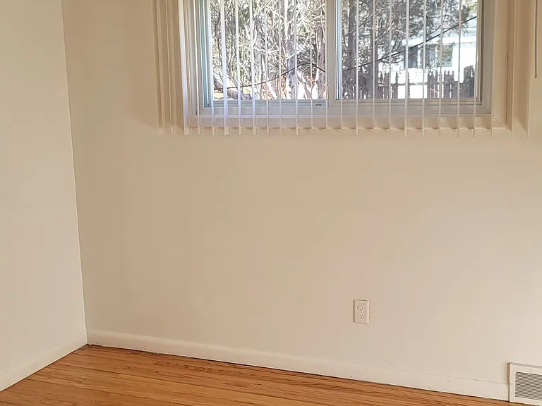 26620 Baldwin St — Photo 10