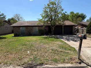 709 Drake Ln, Taylor, TX 76574