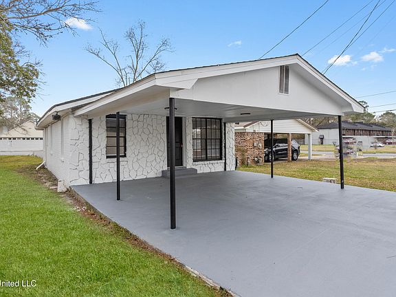 2nd image of 4006 Macphelah Rd