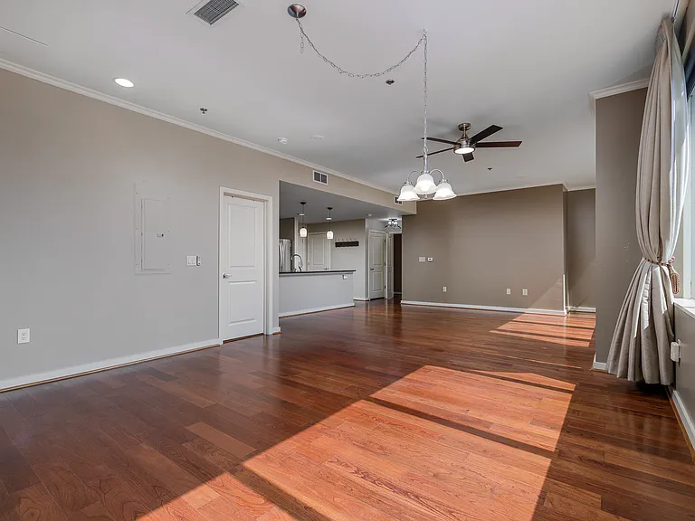 1200 Main St #306 — Photo 5