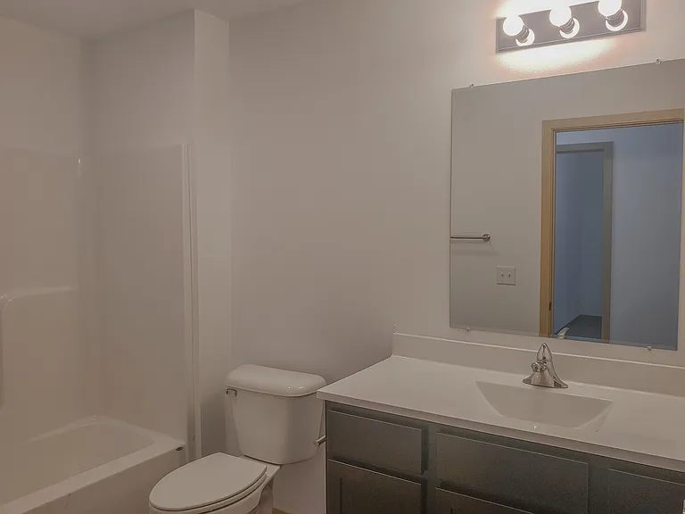 320 W Main St — Photo 10