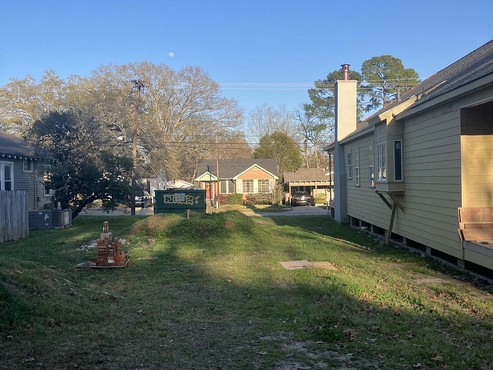 2nd image of 890 S Eugene St